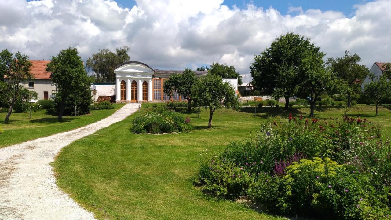 Hotel Zamek Hradek U Susice Esterno foto