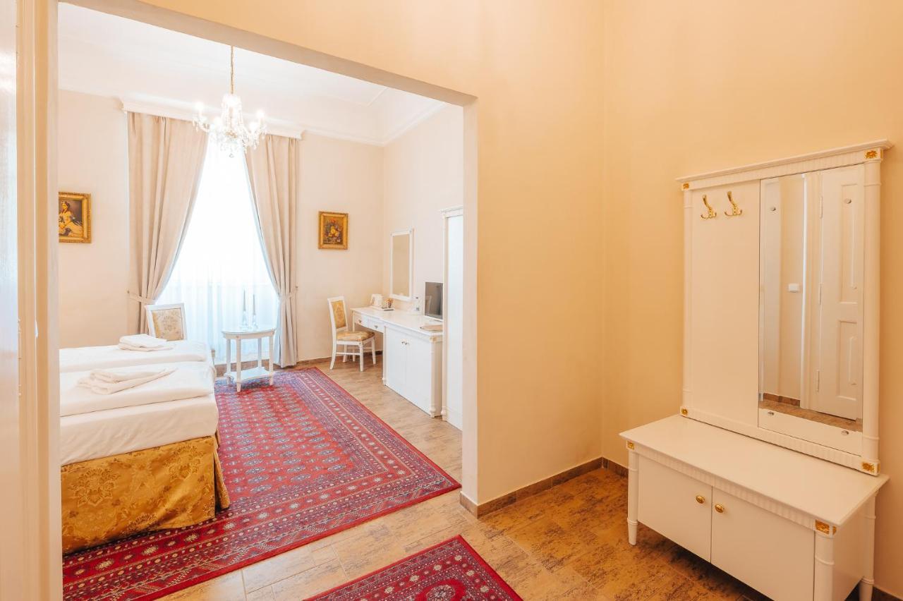 Hotel Zamek Hradek U Susice Esterno foto