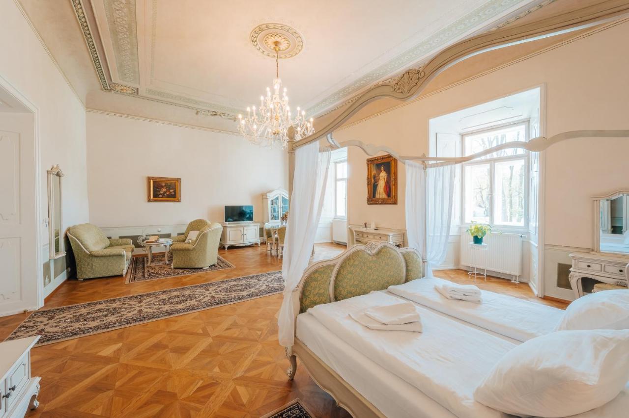Hotel Zamek Hradek U Susice Esterno foto