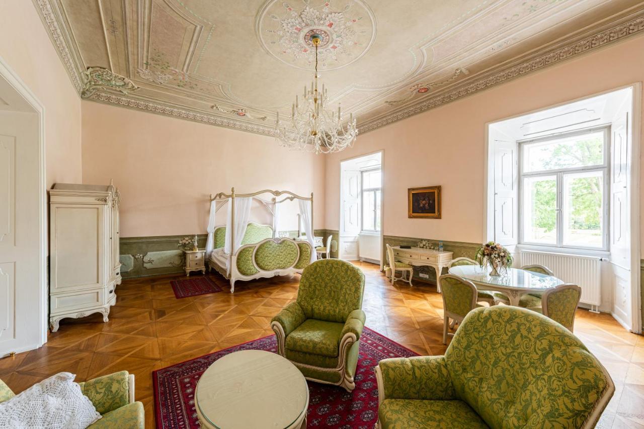 Hotel Zamek Hradek U Susice Esterno foto