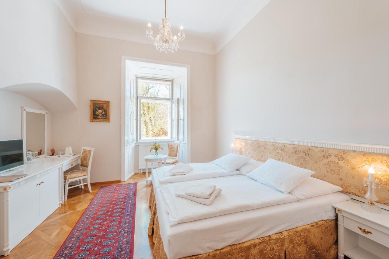 Hotel Zamek Hradek U Susice Esterno foto