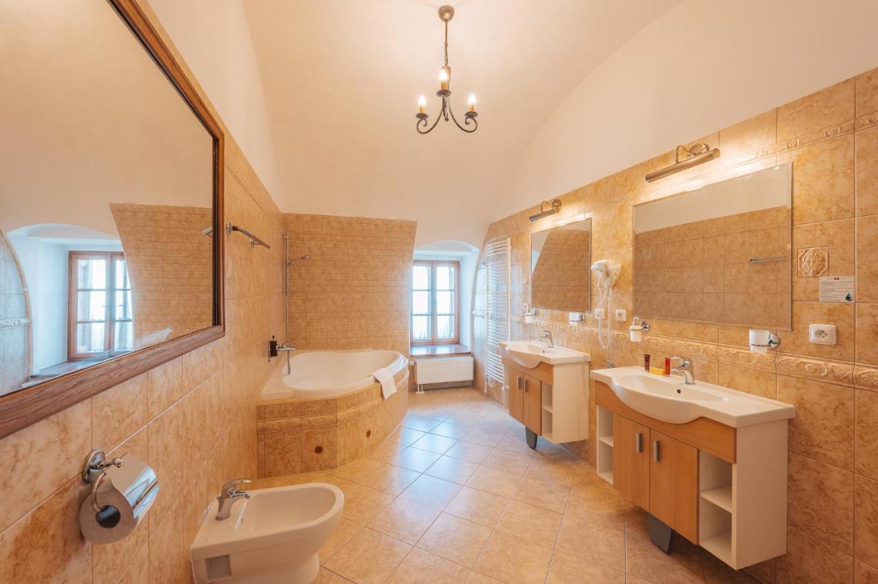 Hotel Zamek Hradek U Susice Esterno foto
