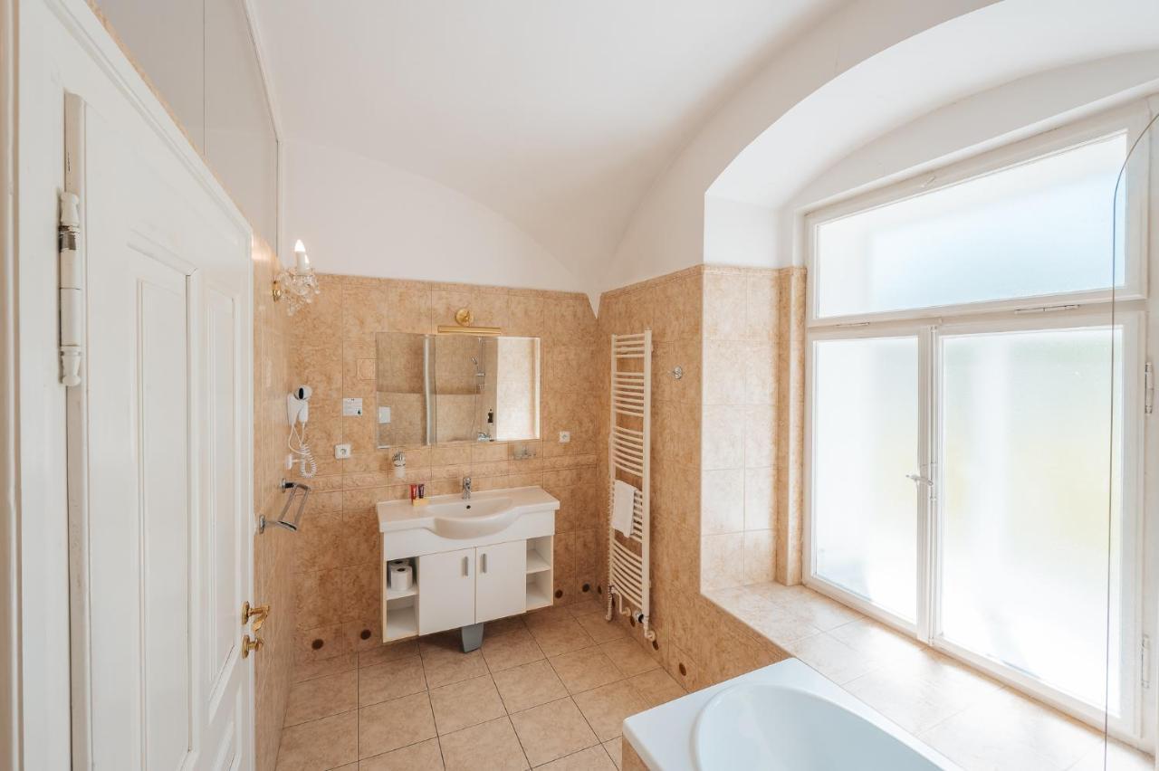 Hotel Zamek Hradek U Susice Esterno foto