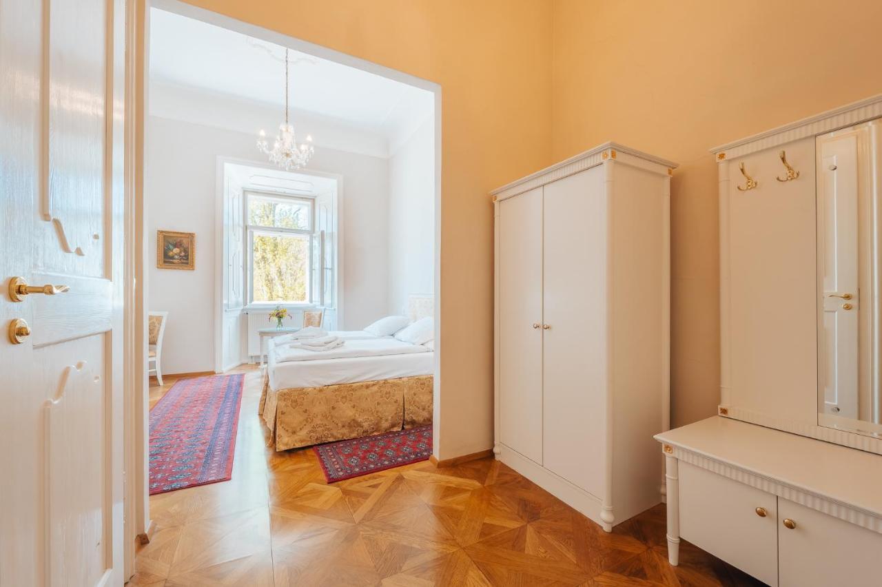 Hotel Zamek Hradek U Susice Esterno foto