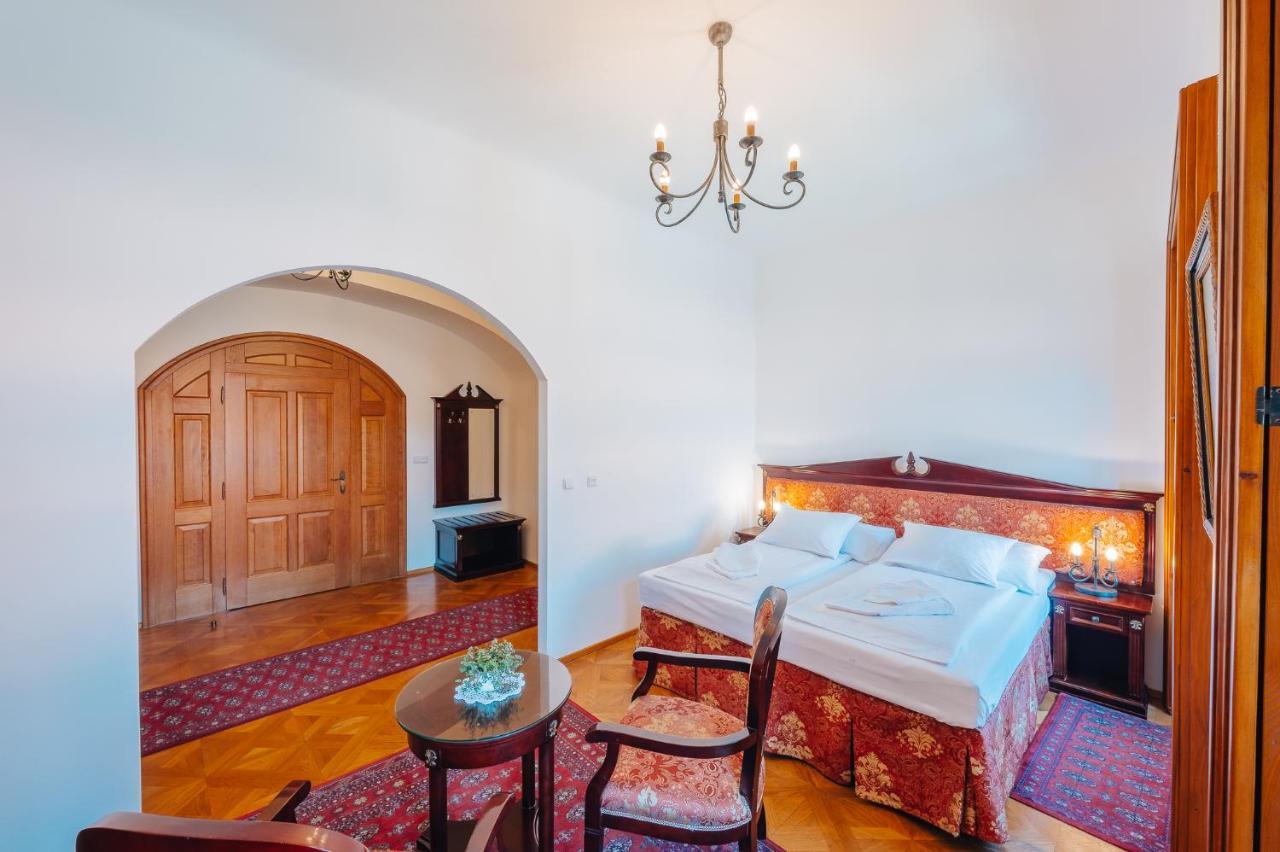 Hotel Zamek Hradek U Susice Esterno foto